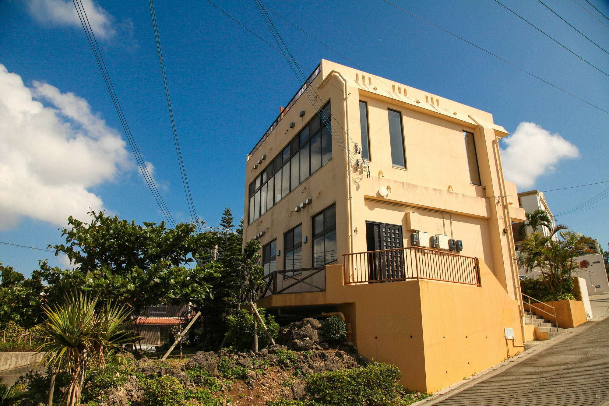 Апартаменти First Street Okinawa Yomitan-Son Oceans Екстер'єр фото